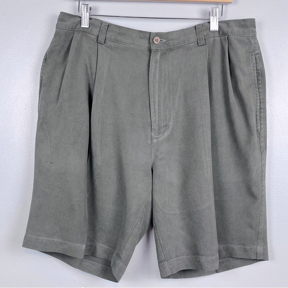 Tommy Bahama Men's Relax 100% Silk Pleated Bermuda Shorts Size 35; Beach, Cruise